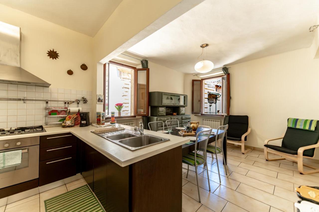 Terrazza Dei Sarti Central Volterra Penthouse 6 Beds & More Apartment Exterior photo